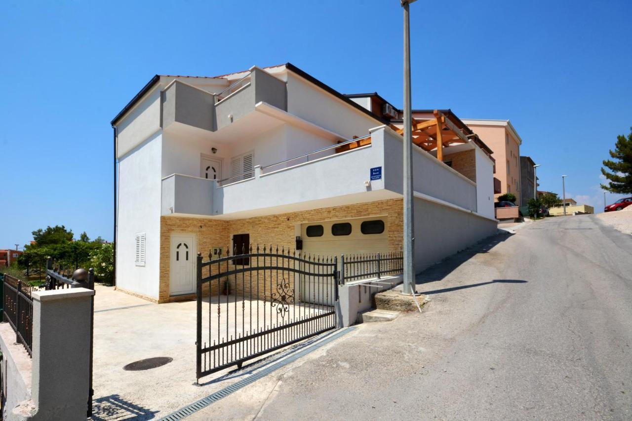 Apartment Wild Rose Podstrana Exterior photo