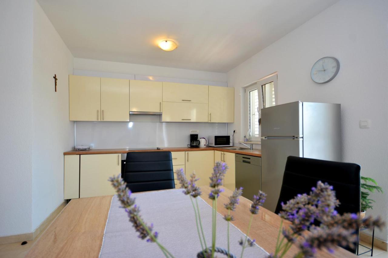 Apartment Wild Rose Podstrana Exterior photo